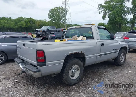 2000 Dodge Ram 1500 St z USA, uszkodzony, nr VIN 1B7HC16Y2YS531682